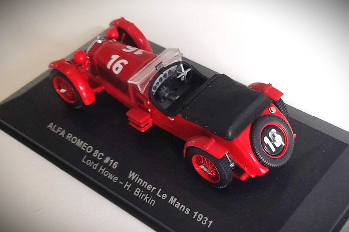 Diecast Model Le Mans Winning Alfa Romeo 8C 2300 Le Mans 1931 1st - IXO 1:43