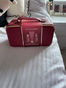 ladies wash bag