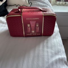 ladies wash bag