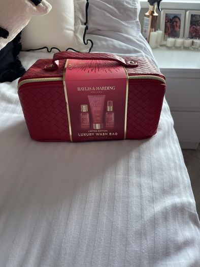 ladies wash bag