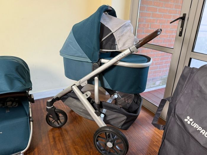 As new Uppababy Vista V2 Finn colour