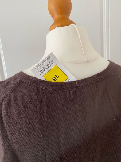 BNWT Ladies Sleeveless Pullover, size 16