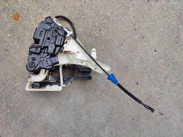 Passat cc driver door lock mechanism