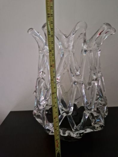 Elegantly Designed Glass Vase