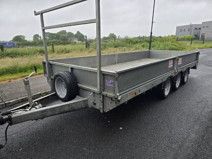 Trailer