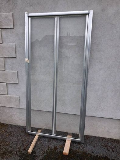 Bifold shower door