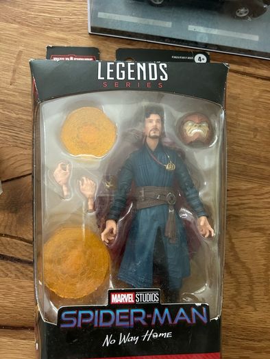 collectables action figures