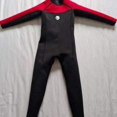 Kids wet suit