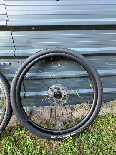 Road bike wheelset