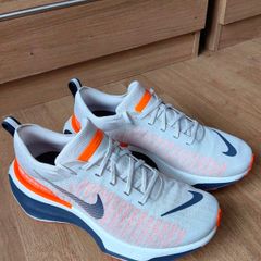 Running shoes Nike Invincible 3