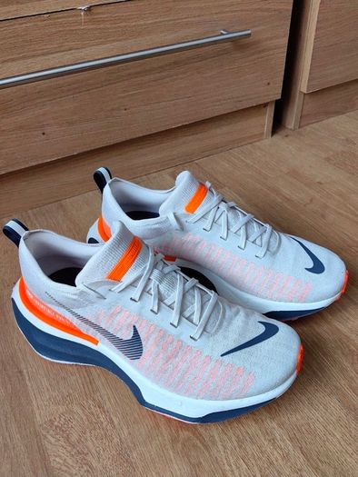 Running shoes Nike Invincible 3
