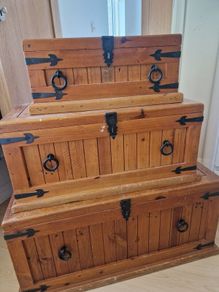 Set of solid pine chest box