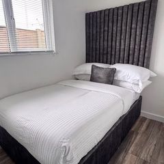 4 Ft Bespoke bed | Brand new