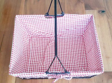 BNWT Hamper Basket with filler