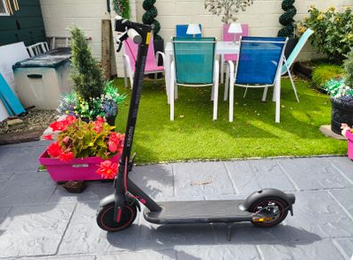 Xiaomi Pro 4 2nd Gen scooter