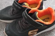 boy's Skechers shoes. Size 9.5/27