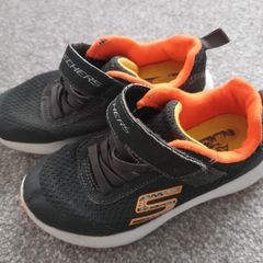 boy's Skechers shoes. Size 9.5/27