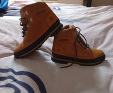 Timberland Boots ((Kids Size 3))