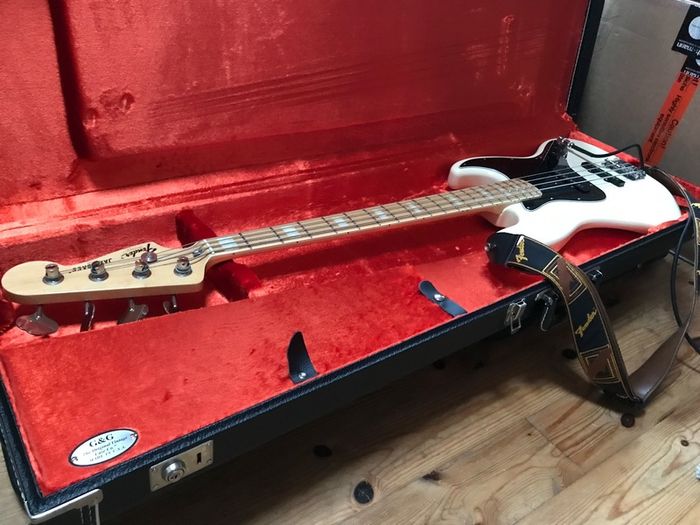 Fender Jazz Bass 75