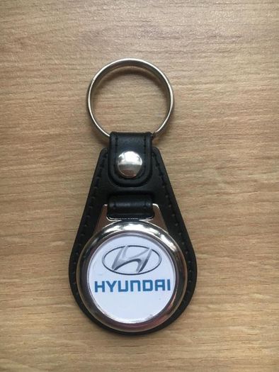 Brand new synthetic leather Hyundai keyring with shopping trolley token/coin