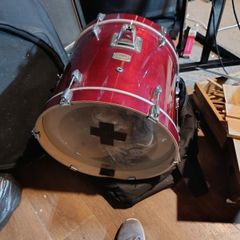 Yamaha stage custom 18 inch bass drum
