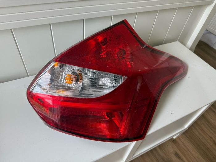 Rear Lights LH and RH Ford Focus  Mk3 pre facelift