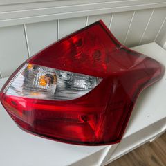 Rear Lights LH and RH Ford Focus  Mk3 pre facelift