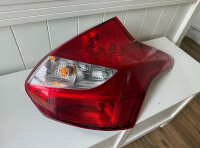 Rear Lights LH and RH Ford Focus  Mk3 pre facelift