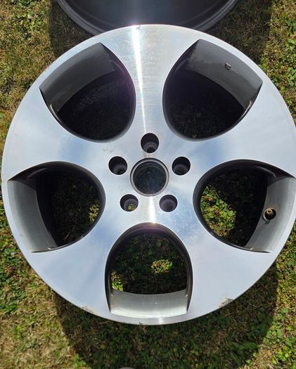 Volkswagen Golf 18 inch GTI alloy wheels for sale.