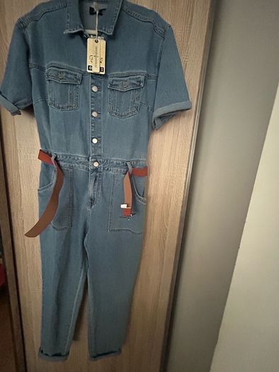 Jumpsuit size M. New with tags