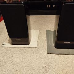 Dynaudio contour 20i Black high gloss.