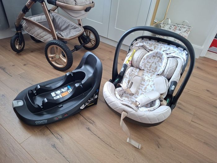 Cosatto Wow 2 Travel system - whisper