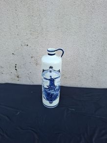 Blue delft bottle postage possible
