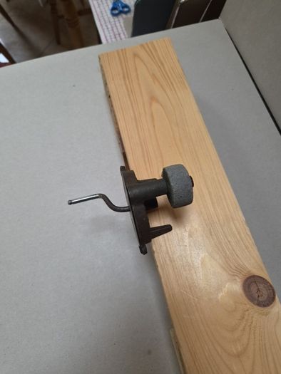 Vintage Blade Sharpening Device