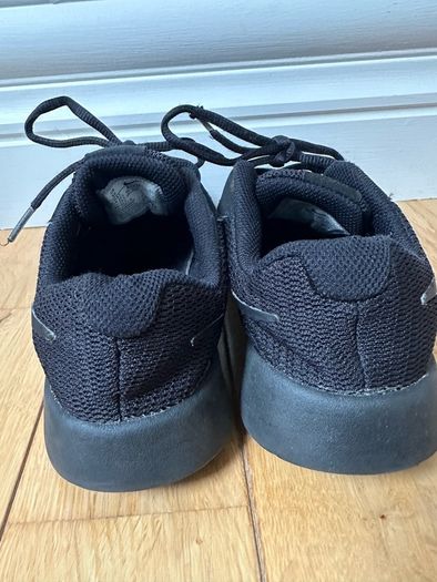 Black Nike Tanjun