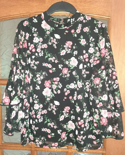 Beautiful Warehouse Blouse, As new