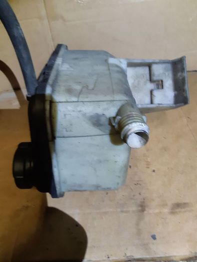 Bmw e39 5 series expansion tank coolant