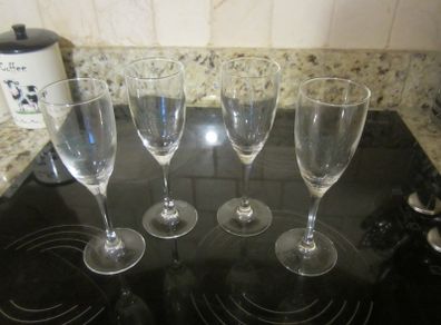 Set of 4 champagne  G.H MARTEL.& C flutes