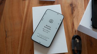 Mudita Kompakt - Minimalist E-ink Phone