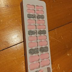 press on nails