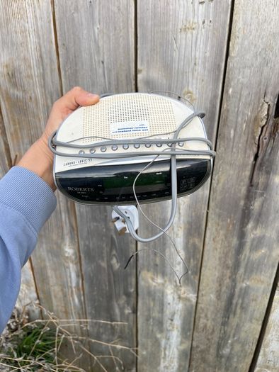 Alarm clock radio