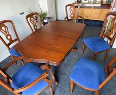 Extendable Table and Chairs