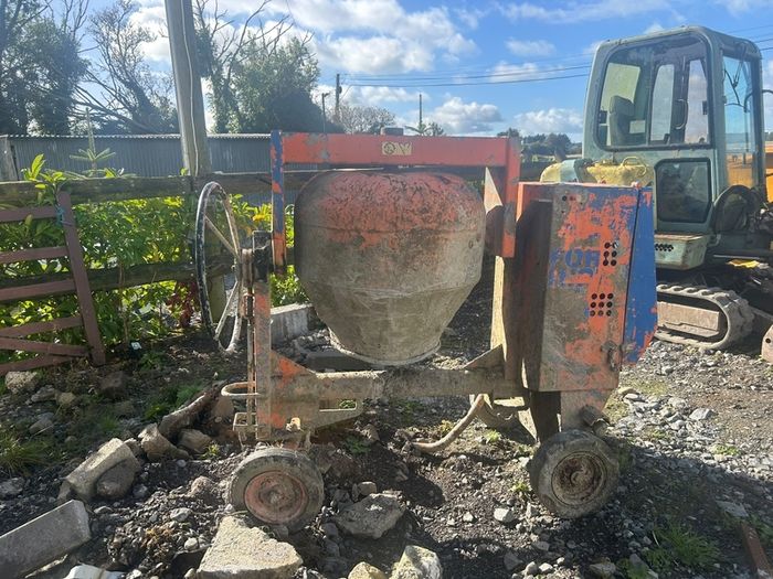 Cement mixer
