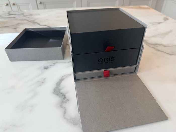 Oris Aquis Date