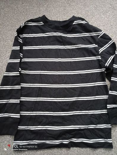 New.M&S boy's long sleeve top. Age 7/8