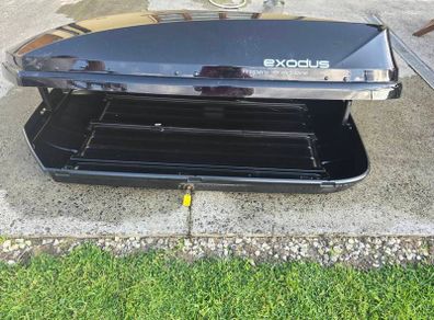 Exodus 470L roof box and bars