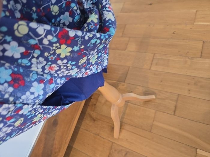 Girls dress age 6-7