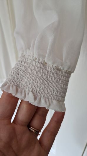 Off white blouse UK12/EU40