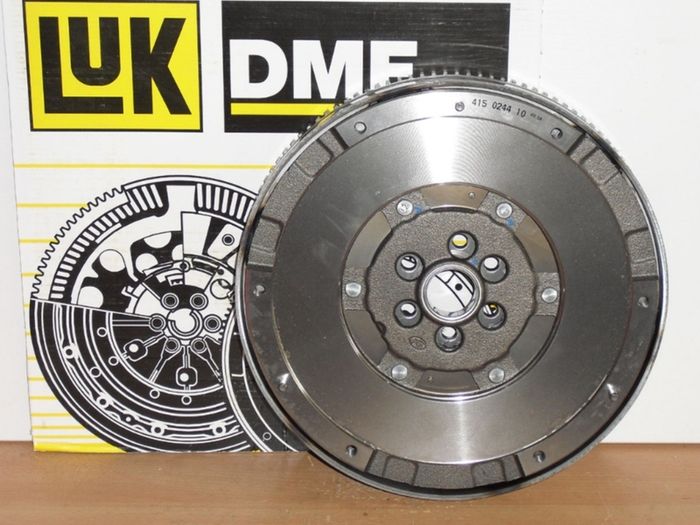 BRAND NEW Audi a4 a6 Vw Passat Seat Exeo Dual Mass Flywheel. 5x100 / 5x112 15mm Spacers with the bolts. 240mm Audi Group Tuning Organic Clutch Kit.