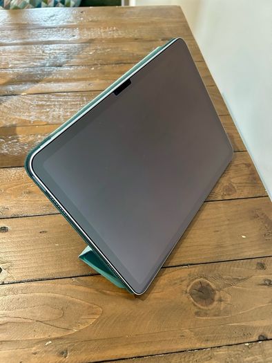 iPad Air M4 11 inch 128GB, Space Grey, 100% Battery, Like New